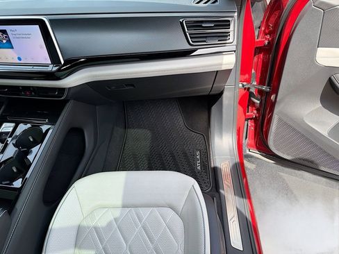 Used 2024 Volkswagen Atlas Cross Sport SEL Premium R-Line image 17