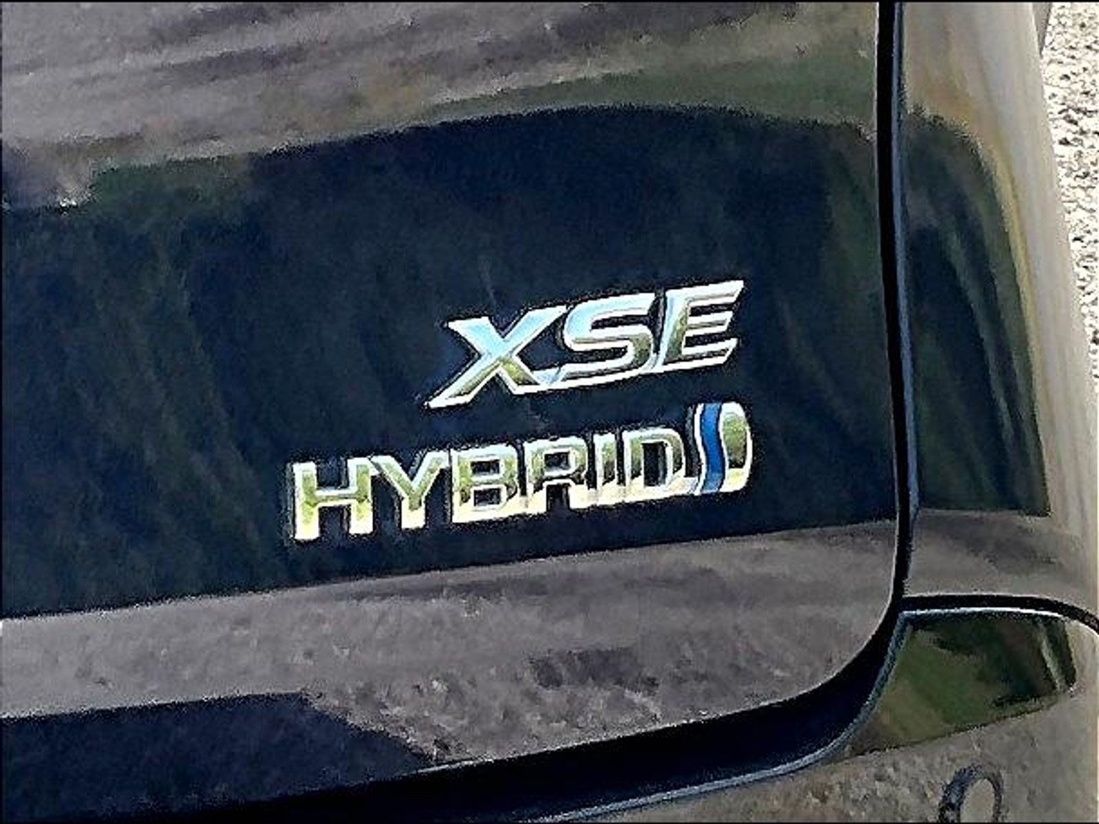 Used 2023 Toyota Sienna XSE FWD image 24