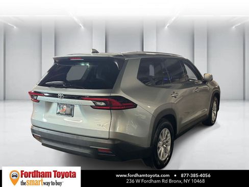 Used 2025 Toyota Grand Highlander FWD image 7
