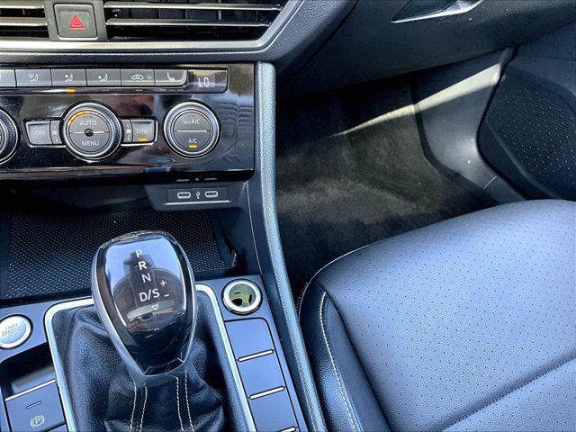 Used 2023 Volkswagen Jetta SE FWD image 23