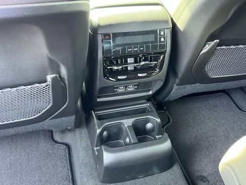 New 2025 Jeep Grand Cherokee L Laredo image 16