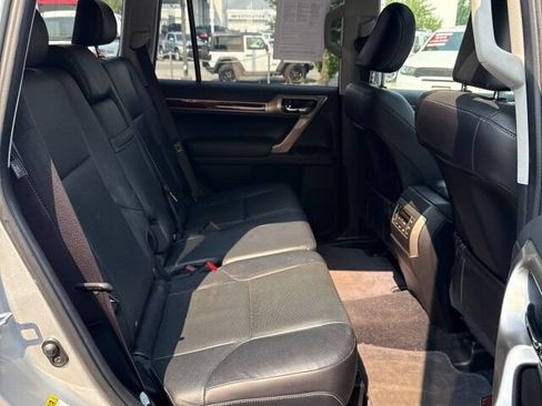 Used 2015 Lexus GX 460 w/ Premium Package AWD/4WD image 16