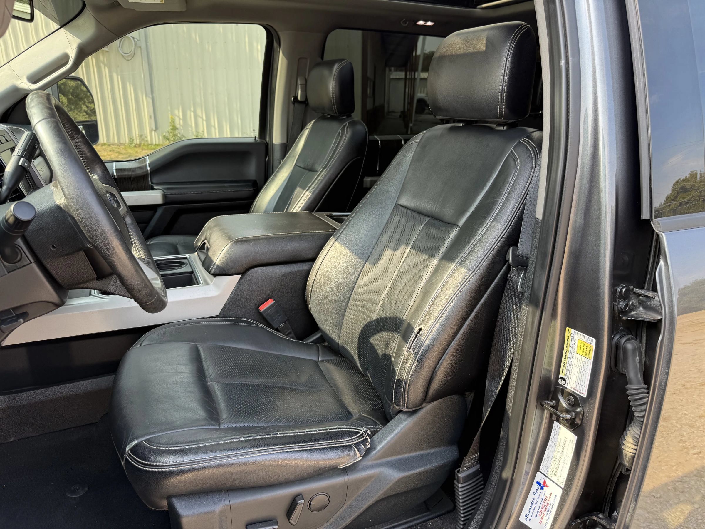 Used 2020 Ford F350 Lariat w/ Lariat Value Package AWD/4WD image 10