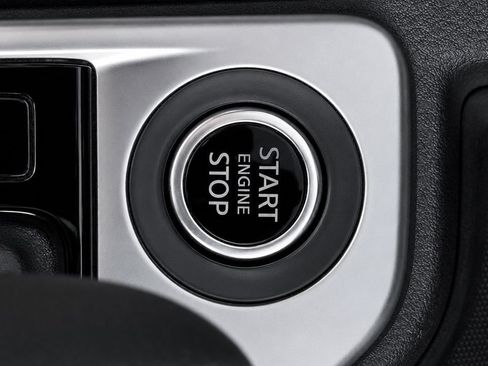 Used 2025 Nissan Sentra SV FWD image 23