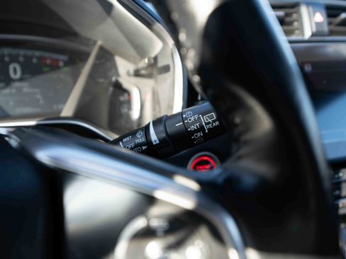 Used 2018 Honda CR-V Touring image 14