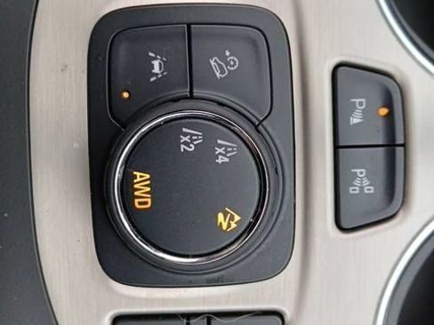 Certified 2024 GMC Terrain Denali w/ Denali Premium Package AWD/4WD image 20