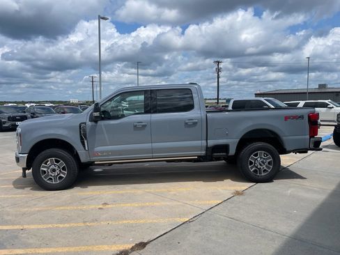 New 2025 Ford F250 Lariat w/ Lariat Ultimate Package AWD/4WD image 4