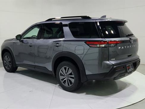 New 2025 Nissan Pathfinder SV image 6