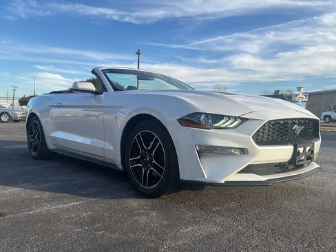 Used 2023 Ford Mustang Premium image 4