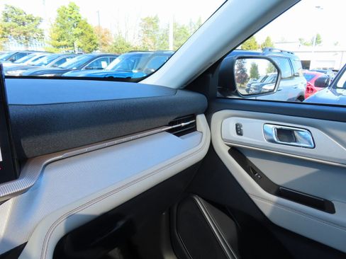 New 2026 Ford Explorer Active w/ Active Comfort Package image 11