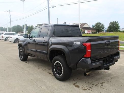 Used 2026 Toyota Tacoma TRD Off-Road AWD/4WD image 3