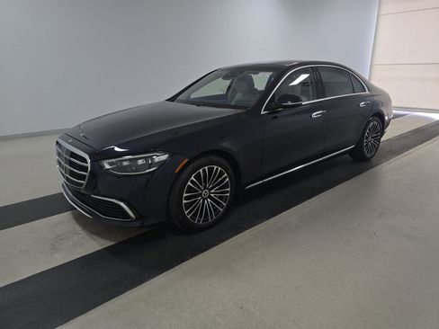 Used 2023 Mercedes-Benz S 580 4MATIC Sedan image 2