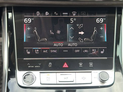 Used 2025 Audi Q7 3.0T Prestige image 21