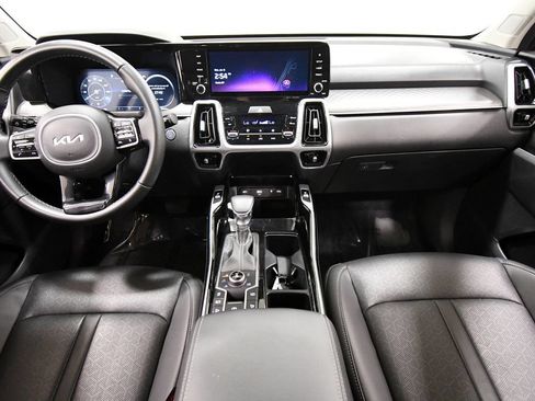Certified 2023 Kia Sorento SX AWD/4WD image 3