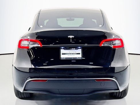 Used 2025 Tesla Model Y Long Range image 3