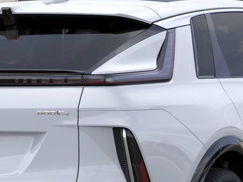 New 2026 Cadillac Lyriq Luxury AWD/4WD image 11