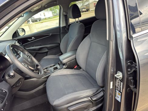Used 2020 Kia Sorento LX FWD image 8