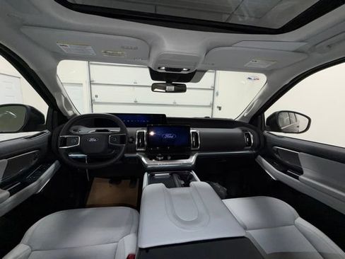 New 2027 Ford Expedition Platinum w/ Platinum Ultimate Package AWD/4WD image 9