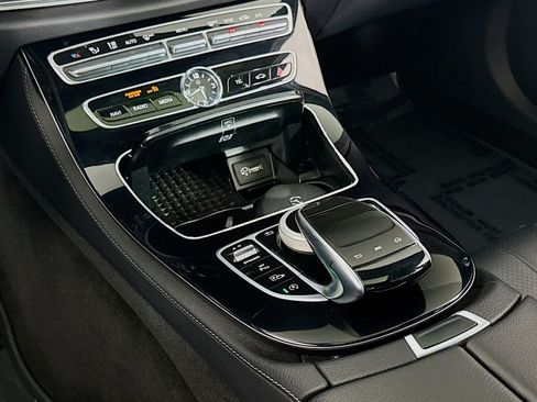 Used 2017 Mercedes-Benz E 300 image 5