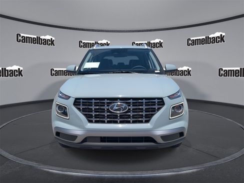New 2025 Hyundai Venue Limited image 2