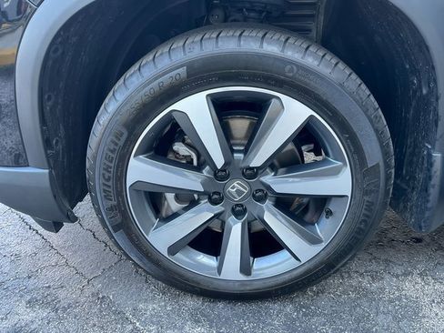 Used 2025 Honda Pilot Touring image 7