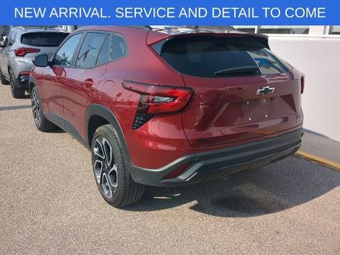 Certified 2025 Chevrolet Trax RS w/ Sunroof Package FWD image 3