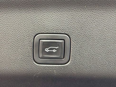 Used 2024 Cadillac Escalade ESV Premium Luxury w/ Performance Package image 19