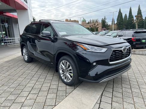 New 2026 Toyota Highlander Platinum image 7