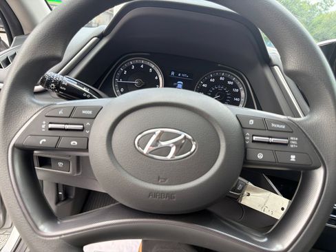 Used 2022 Hyundai Sonata SE w/ Winter Weather Package FWD image 15