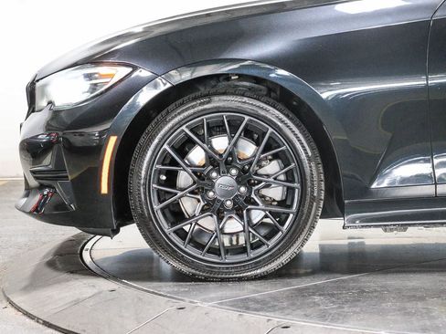 Used 2019 BMW 330i Sedan w/ Convenience Package RWD image 9