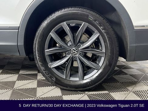 Used 2023 Volkswagen Tiguan SE image 34