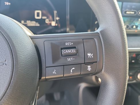 Used 2025 Nissan Kicks SV image 28