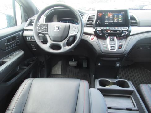 Used 2024 Honda Odyssey Sport image 13