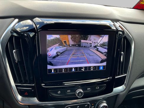 Used 2023 Chevrolet Traverse RS FWD image 21