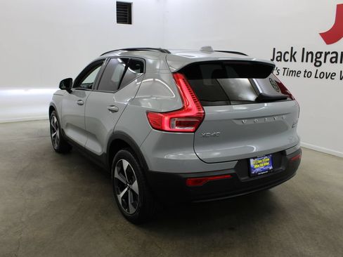 Used 2026 Volvo XC40 B5 Plus AWD/4WD image 3