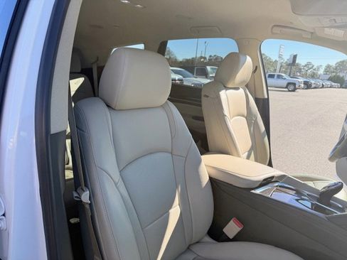 Used 2020 Buick Enclave Essence w/ Sound and Sites Package image 27