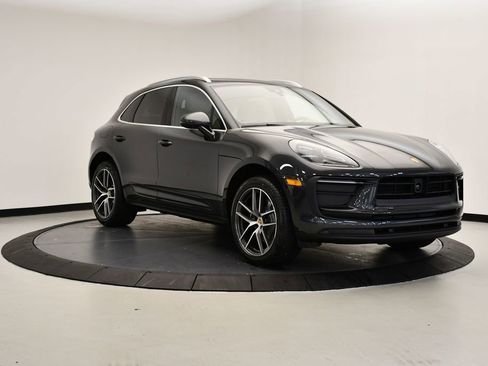 Certified 2025 Porsche Macan image 9