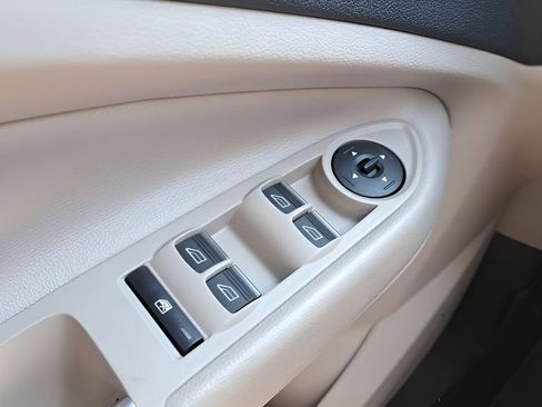 Used 2018 Ford Escape Titanium w/ Ford Safe & Smart Package image 24