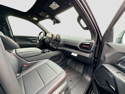 New 2024 Chevrolet Silverado EV RST image 29