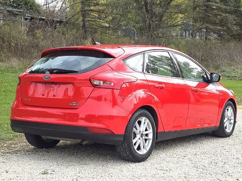 Used 2015 Ford Focus SE image 9