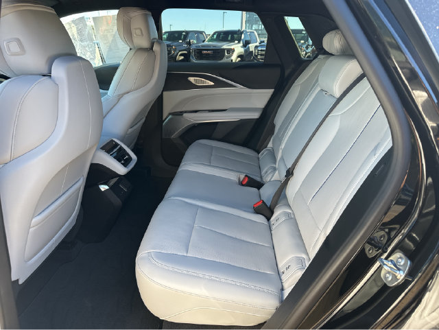 Certified 2024 Cadillac Lyriq Luxury AWD/4WD image 18