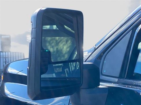 Used 2025 Chevrolet Silverado 2500 LT w/ Convenience Package image 28