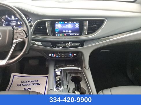 Used 2024 Buick Enclave Premium image 13