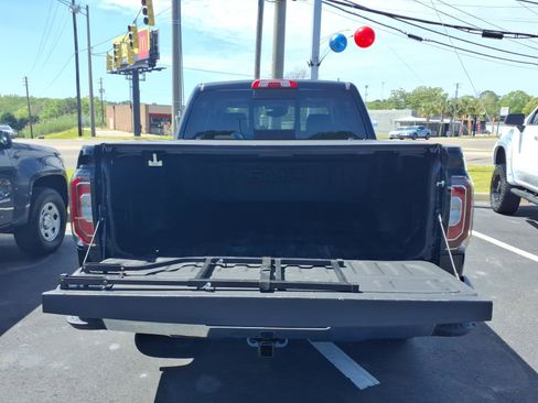 Used 2018 GMC Sierra 1500 SLT AWD/4WD image 14