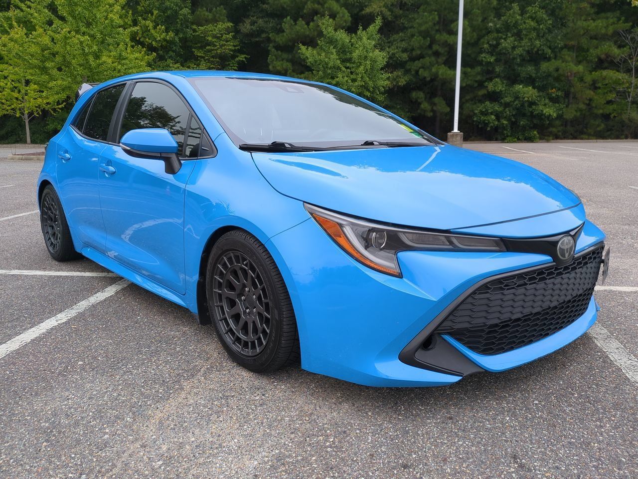 Used 2019 Toyota Corolla SE w/ Carpet Mat Package FWD image 2