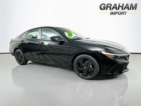 Used 2026 Hyundai Elantra Sport FWD image 1
