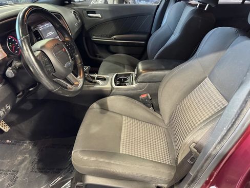Used 2019 Dodge Charger GT RWD image 12
