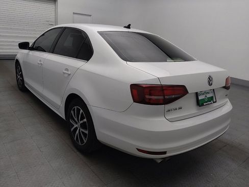 Used 2017 Volkswagen Jetta SE FWD image 5