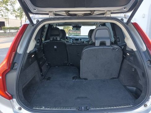 Used 2019 Volvo XC90 T5 Momentum w/ Multimedia Package AWD/4WD image 7