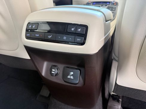 Used 2020 Hyundai Palisade Limited FWD image 19